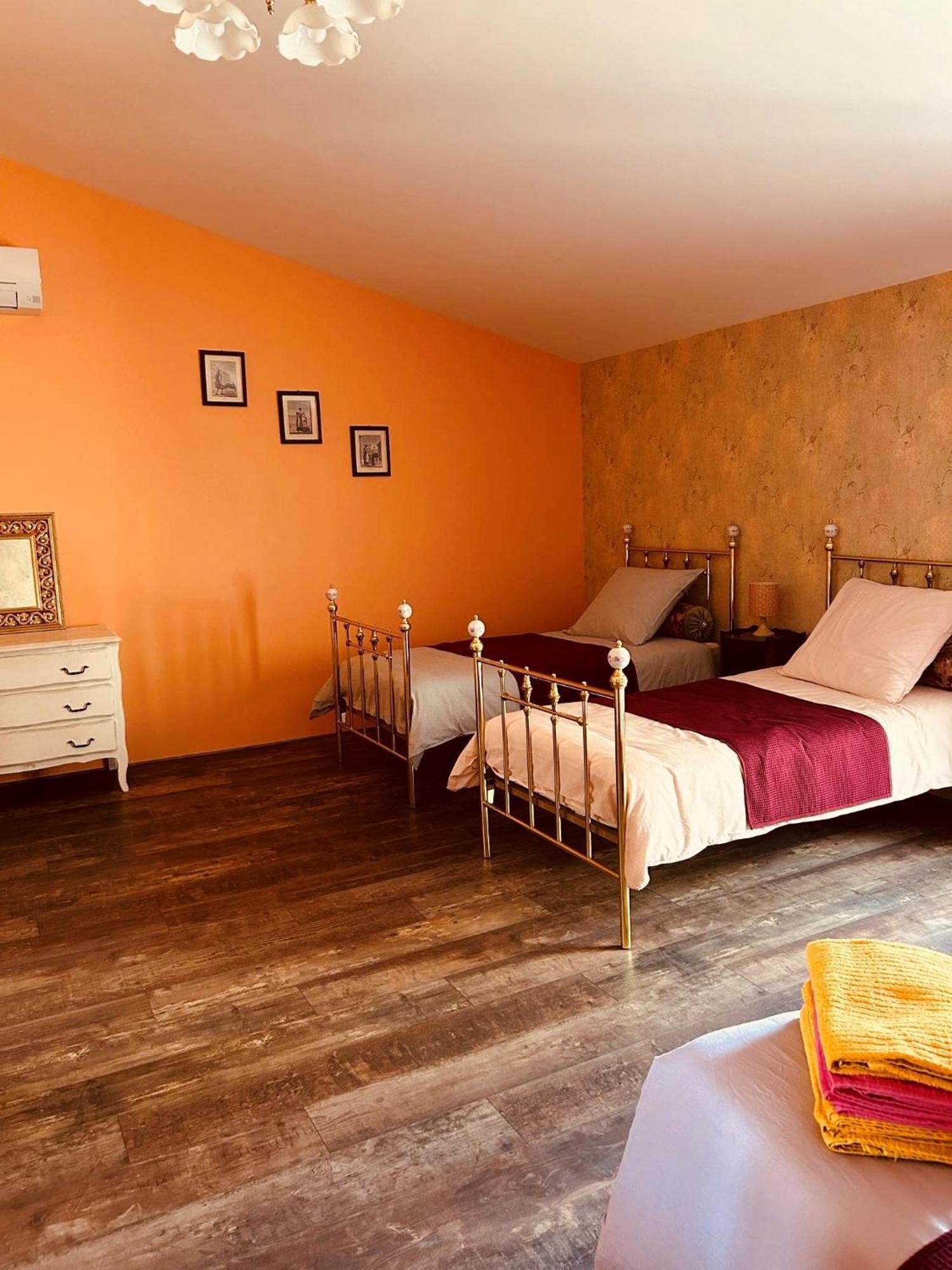 La Babayaga Panzió Capestang Kültér fotó